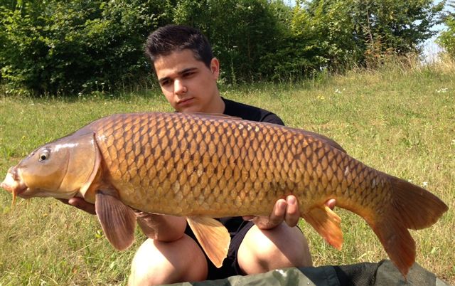 Romain  la YELLOW Fruit en plan d'eau !