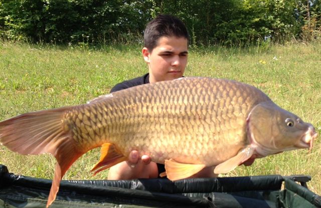 Romain  la YELLOW Fruit en plan d'eau !