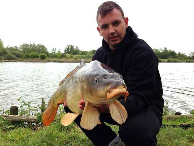 Julien sur un plan d'eau du Pas de calais  la WHITE M&C !