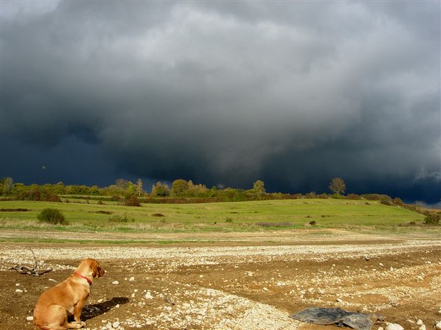 Un gros orage passe juste derrière moi, ouf...