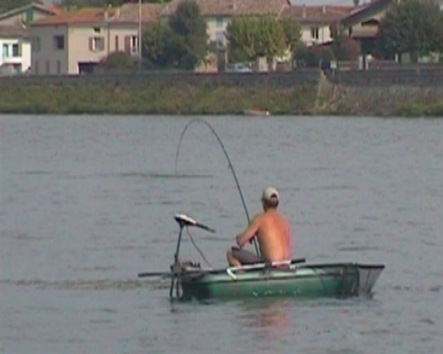 petite barque pratique quand on peut accéder sur poste avec véhicule...