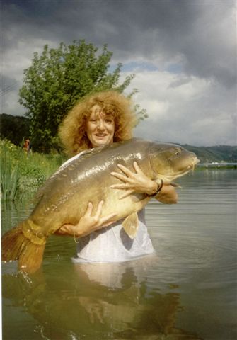 Cette carpe de 23.3kg a t captur deux fois en 5 jours suite  un ammorage sur 5 hectares...